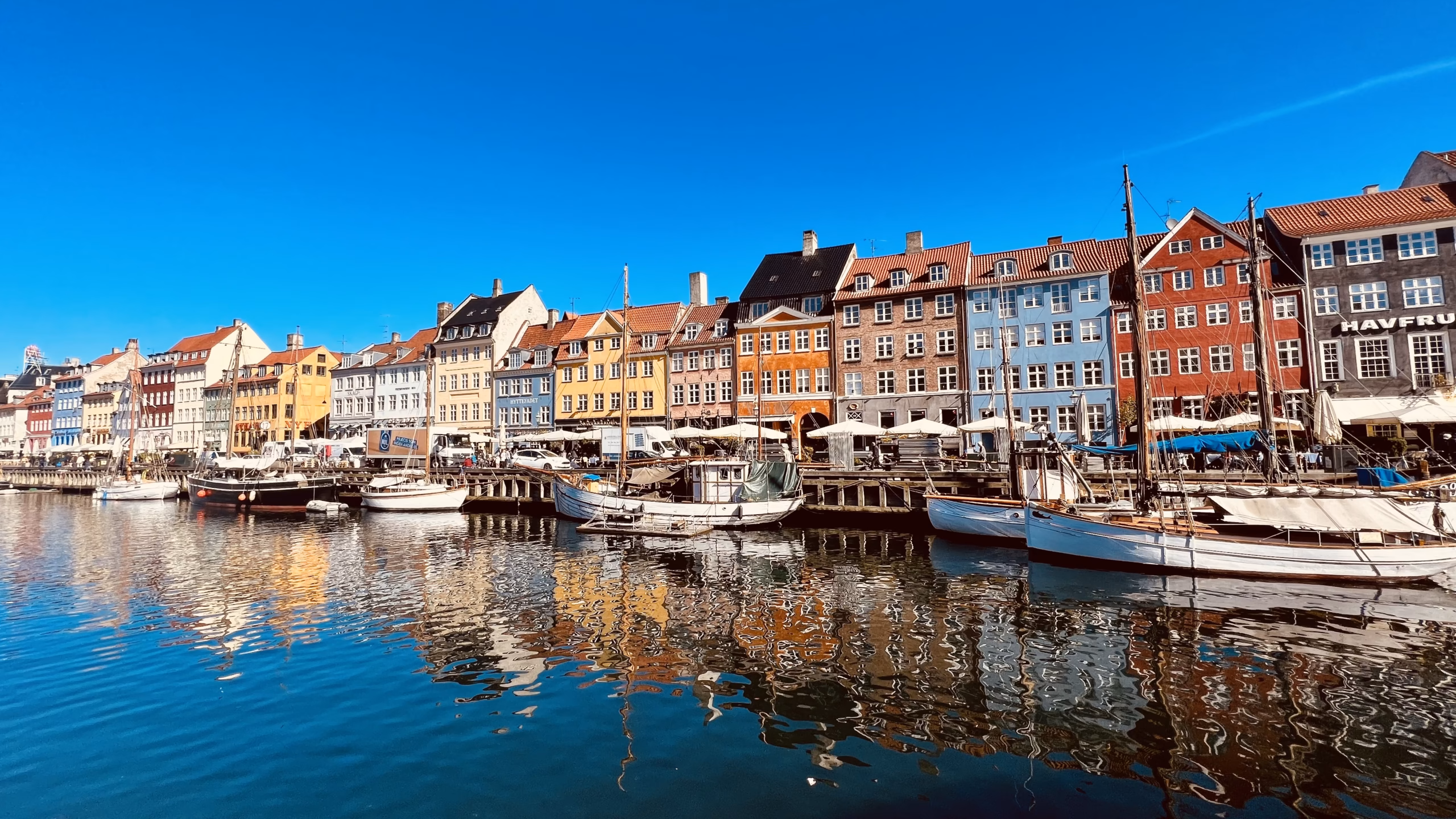 Копенхаген вече награждава туристи целогодишно: как работи CopenPay 2 Нюхавн в Копенхаген, Дания