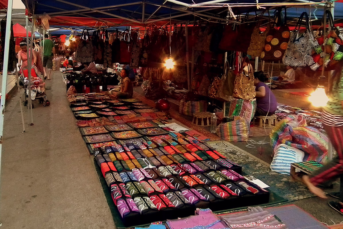Лаос: Тайната приказка на 3латния триъгълник 6 luang prabang night market